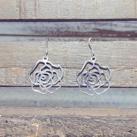 FAS Thai great shape stamped rose sterling silver 925 shiny well made earrings - Picture 2 of 6